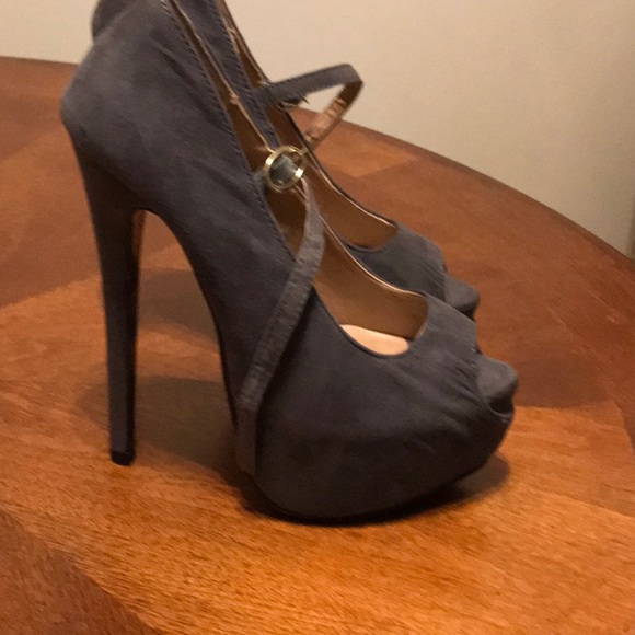 Shoes - Picture 2 of 2